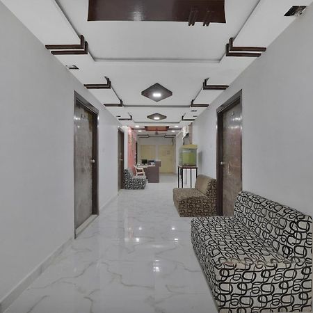 Hotel O Rudra Palace Ahmedabad Bagian luar foto